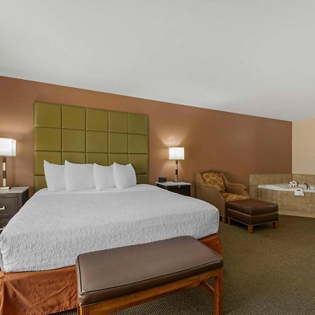 Best Western Plus Country Inn & Suites Dodge City Exteriör bild