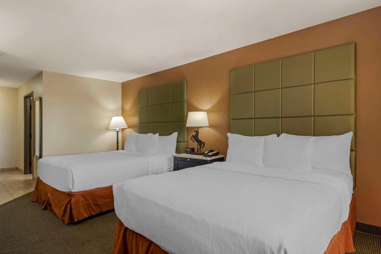 Best Western Plus Country Inn & Suites Dodge City Exteriör bild