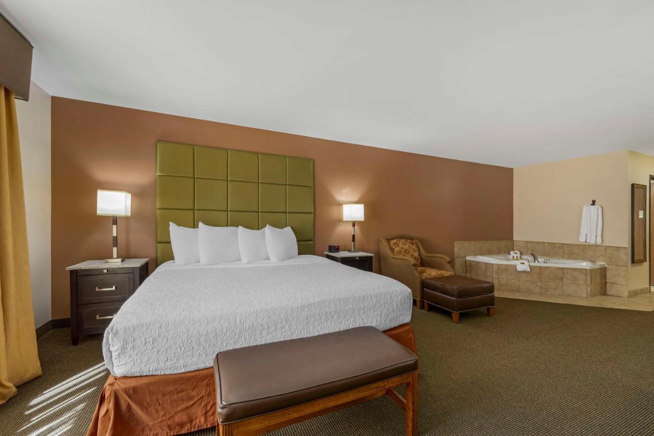 Best Western Plus Country Inn & Suites Dodge City Exteriör bild