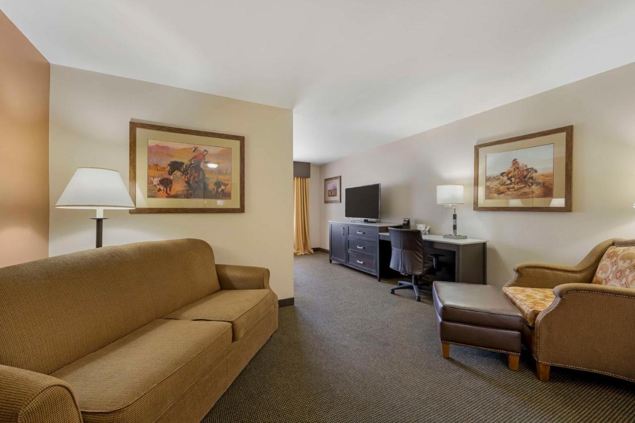 Best Western Plus Country Inn & Suites Dodge City Exteriör bild