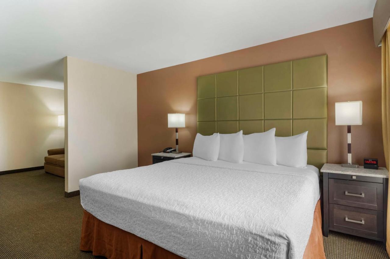 Best Western Plus Country Inn & Suites Dodge City Exteriör bild