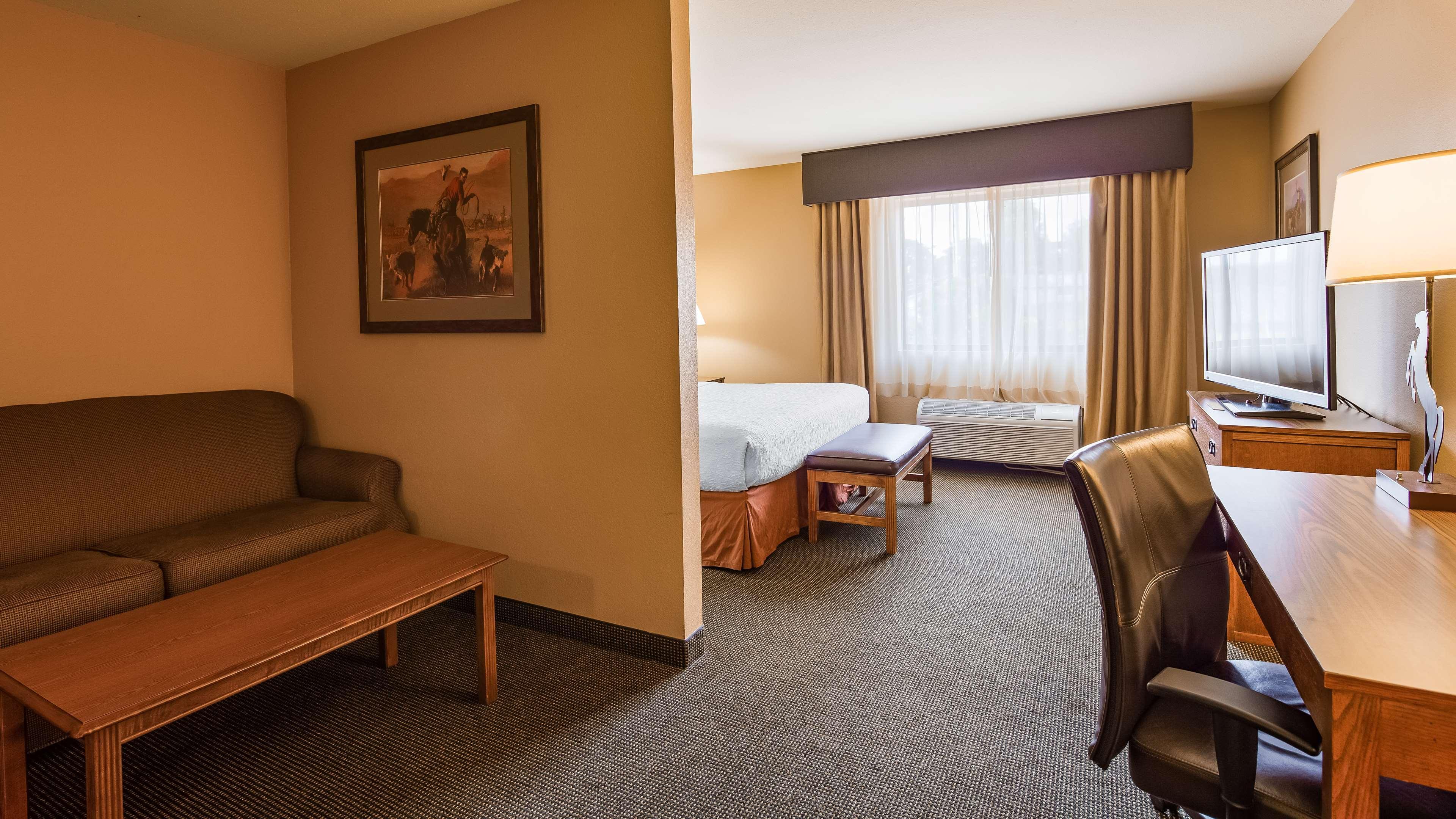 Best Western Plus Country Inn & Suites Dodge City Exteriör bild